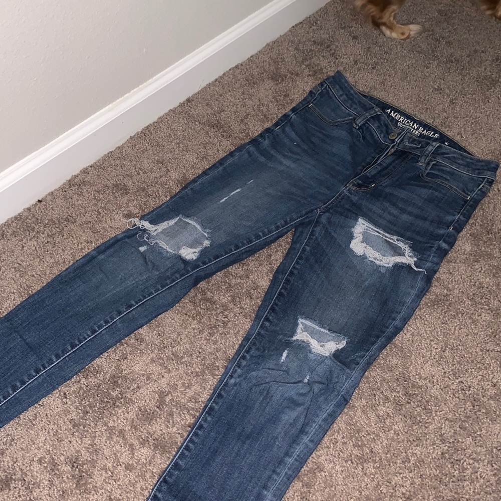 American Eagle Ripped high rise Jeans